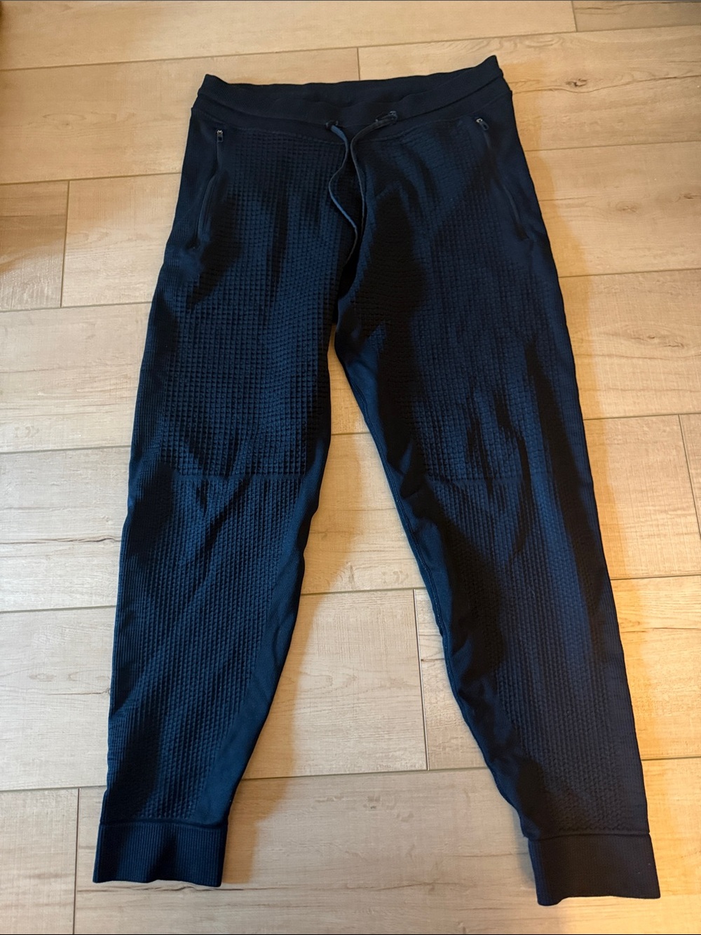 Lululemon Men's Black Knit Waffle Joggers M